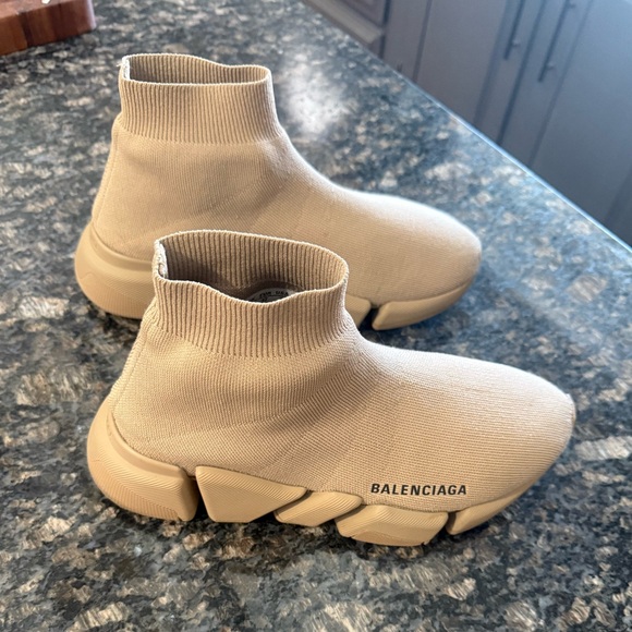 BALENCIAGA WOMEN'S SPEED 2.0 RECYCLED KNIT SOCK SNEAKER IN BEIGE SIZE 7 - Picture 3 of 13